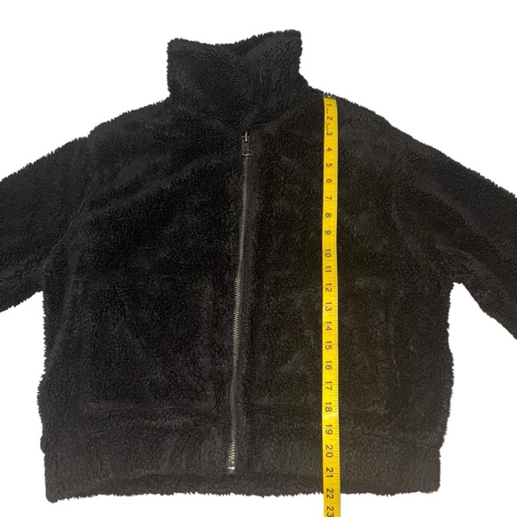 Urban Outfitters Cozy Black Fuzzy Sherpa Zip Jacket Women’s Medium - Picture 8 of 9